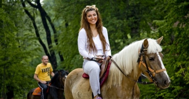 Çolaklı At Safari Turu – Türkiye'nin Doğasında Manzaralı Binicilik Macerası